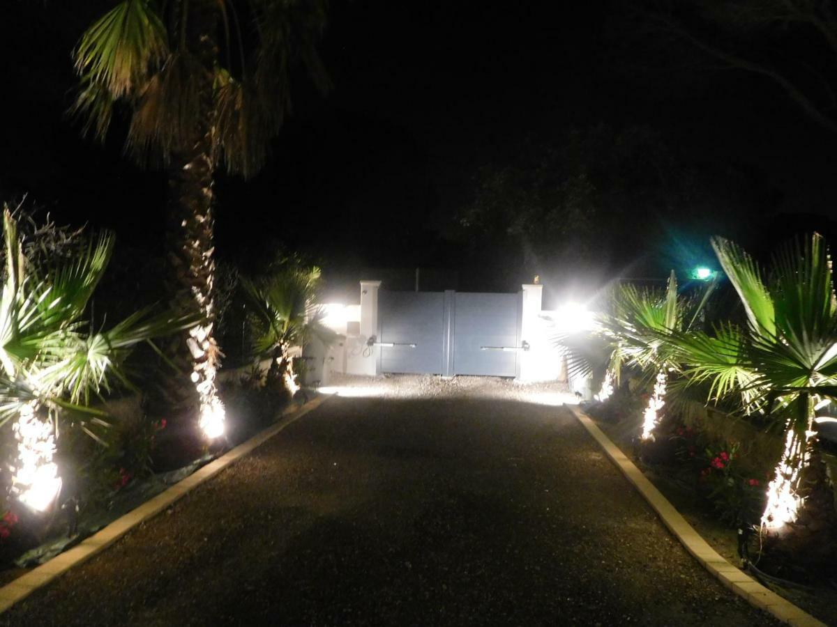 Grand Appartement Dans Maison Avec Piscine Privee Fréjus Exterior foto